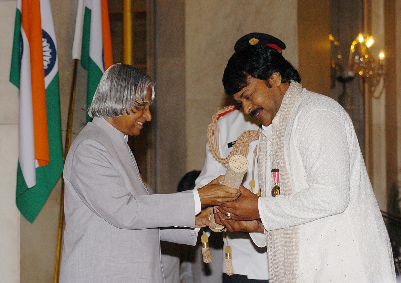 Dr. A. P. J. Abdul Kalam presenting the Padma Bhushan to Chiranjeevi Garu